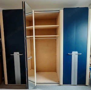 Großer Kleiderschrank mit Spiegeltüren Bild 3