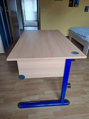 Schreibtisch Bild 2
