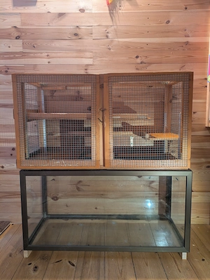 Großzügiges, mehrstöckiges Nagarium 