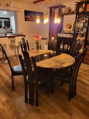 Lackstühe mit Kunststoffbezug 