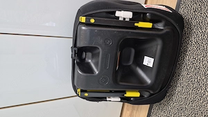 Sitzerhöhung mit Isofix Halterung Bild 3