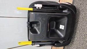 Sitzerhöhung mit Isofix Halterung Bild 2
