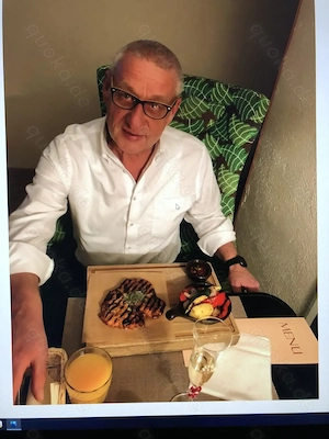 Großzügiger Sugerdaddy sucht Sugarbaby