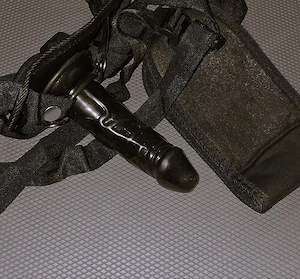 Nylon-FSH Träger, möchte gern den Umschnalldildo ausprobieren