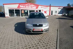 Skoda Fabia 2.0 Ambiente  GANZJAHRESREIFEN Bild 2