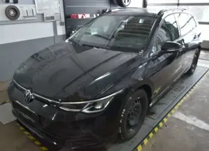 Volkswagen Golf VIII Variant 1.0 eTSI DSG Life AHK LED ACC KAME...