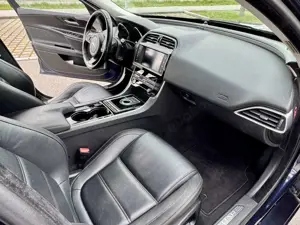 Jaguar XE 20d, Automatik, Steuerkette Neu! Bild 5