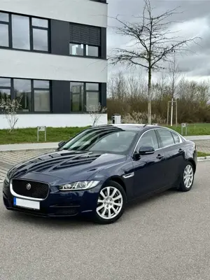 Jaguar XE 20d, Automatik, Steuerkette Neu! Bild 2