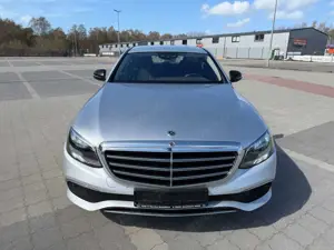 Mercedes-Benz E 350 e Limo 2.HD*Carplay*Ambiente*KAM Bild 2