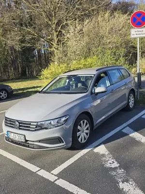 Volkswagen Passat Variant 2.0TDI DSG Navi LED-RESTGARANTIE 8fach bereift