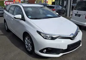 Toyota Auris Touring Sports Edition-S Automatik/Navi Bild 3