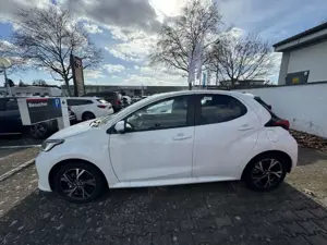 Toyota Yaris Hybrid Teamplayer / CarPlay  Android Auto / Sitz- Bild 2
