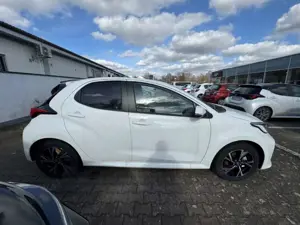 Toyota Yaris Hybrid Teamplayer / CarPlay  Android Auto / Sitz- Bild 5