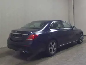 Mercedes-Benz E 300 d Avantgarde T-Leder Navi Widescren RFK Bild 4