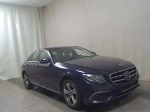 Mercedes-Benz E 300 d Avantgarde T-Leder Navi Widescren RFK Bild 3