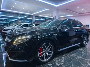 Mercedes-Benz GLA 45 AMG 4Matic PANO RFK VOLL Bild 4