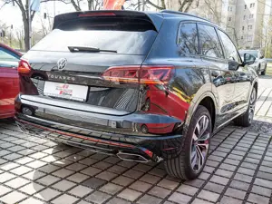 Volkswagen Touareg 3.0 TDI V6 R-Line 4MOTION PANO 360° Bild 3