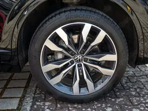 Volkswagen Touareg 3.0 TDI V6 R-Line 4MOTION PANO 360° Bild 5