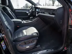 Volkswagen Touareg 3.0 TDI V6 R-Line 4MOTION PANO 360° Bild 2