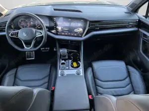 Volkswagen Touareg 3.0 TDI R-Line ACC+Pano+Luft+AHK+Matrix+ Bild 3