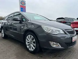 Opel Astra J Sports Tourer Design Edition 1.6*AHK*TÜV
