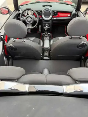 MINI John Cooper Works Cabrio Bild 3