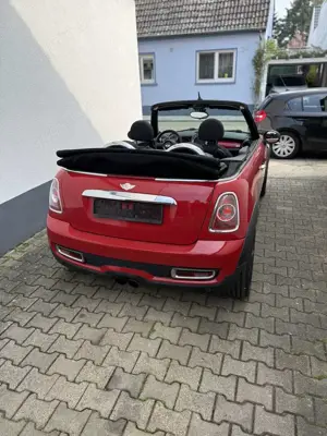 MINI John Cooper Works Cabrio Bild 2