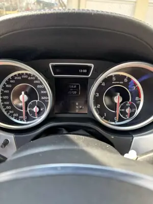 Mercedes-Benz ML 63 AMG 4Matic SPEEDSHIFT 7G-TRONIC Performance Package