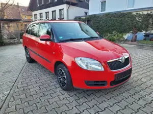 Skoda Fabia Fabia 1.2 HTP Combi Elegance Bild 2