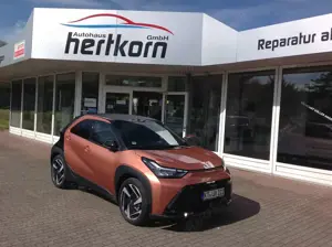 Toyota Aygo X 5-Türer LOUNGE 1.5-l-Hybrid mit Faltdach + JBL