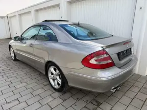 Mercedes-Benz CLK 270 CDI AVANTGARDE Automatik Bild 4