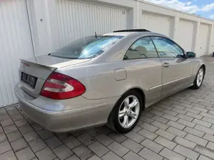 Mercedes-Benz CLK 270 CDI AVANTGARDE Automatik Bild 5
