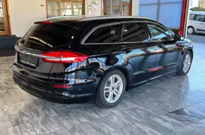 Ford Mondeo Turnier Titanium LED*Kamera*Navi*AHK*Sony