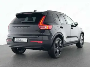 Volvo XC40 27% NACHLASS AUF UPE! XC40 B3 Plus Black Edition Bild 2