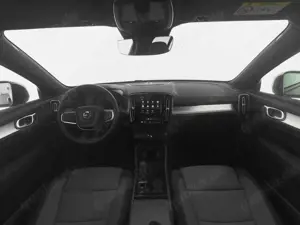 Volvo XC40 27% NACHLASS AUF UPE! XC40 B3 Plus Black Edition Bild 3