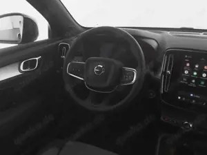 Volvo XC40 27% NACHLASS AUF UPE! XC40 B3 Plus Black Edition Bild 4