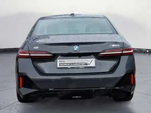 BMW i5 M60 xDrive Komfortsitze IconicSounds Sitzbelü Bild 5