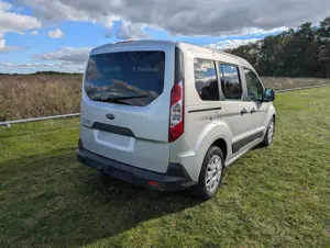 Ford Tourneo Connect Trend+LUXUS-Paket 1.5 TDCi 120PS Automatik Bild 4