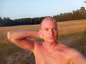 Dienerin (w) gesucht