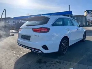 Kia Ceed SW / cee'd SW 1.6 Plug-in Hybrid /DSG Bild 5