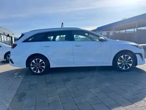 Kia Ceed SW / cee'd SW 1.6 Plug-in Hybrid /DSG Bild 4