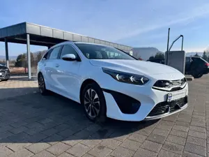 Kia Ceed SW / cee'd SW 1.6 Plug-in Hybrid /DSG Bild 3