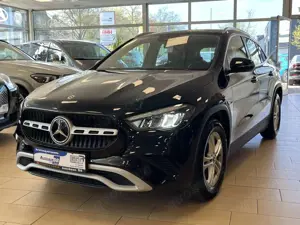 Mercedes-Benz GLA 180 CAM*Teilleder*SHZ*dig.Cockpit*LED*Navi*