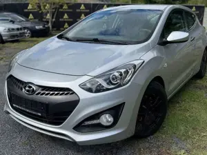 Hyundai i30 Coupe Classic* SCHECKHEFT*PDC*KLIMA