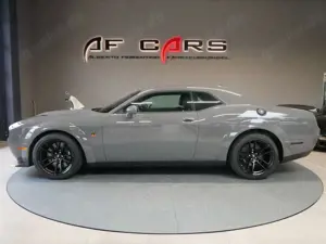 Dodge Challenger R T Scat Pack Widebody 392 Bee Bild 2