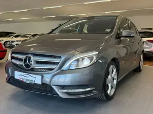 Mercedes-Benz B 200 *2.HAND*NAVI*AHK*XENON*PDC*TEMPO*8-FACH*TÜV