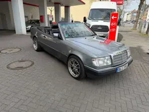 Mercedes-Benz Baureihe 124 CE-Klasse 300 CE-24+Klima+RIAL FELGEN Bild 2