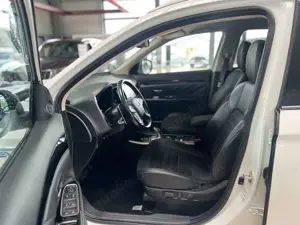 Mitsubishi Outlander Bild 3