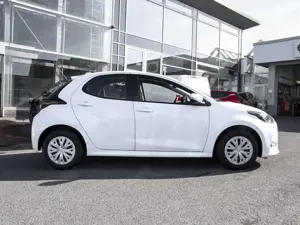Toyota Yaris 1.0DUAL-VVTI COMFORT KLIMA RÜCKFAHRKAMERA Bild 3