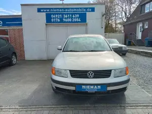 Volkswagen Passat TÜV NEU, 1JAHR GEWÄHRLEISTUNG Bild 5